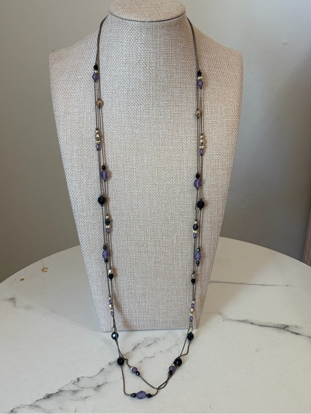 🦄 Long Acrylic Beaded and Silver Tone Chain Necklace
